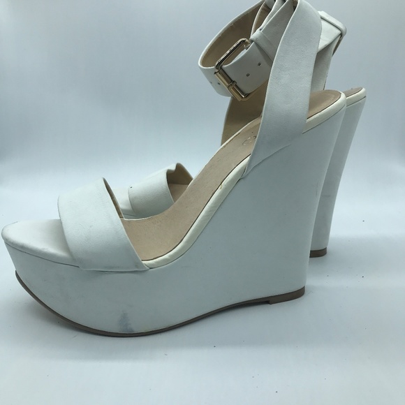 Aldo White High Heeled 5" Platforms size 8, ankle wrap straps - Picture 3 of 7